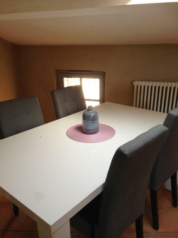 Le Petit Nid Des Arenes Apartamento Béziers Exterior foto